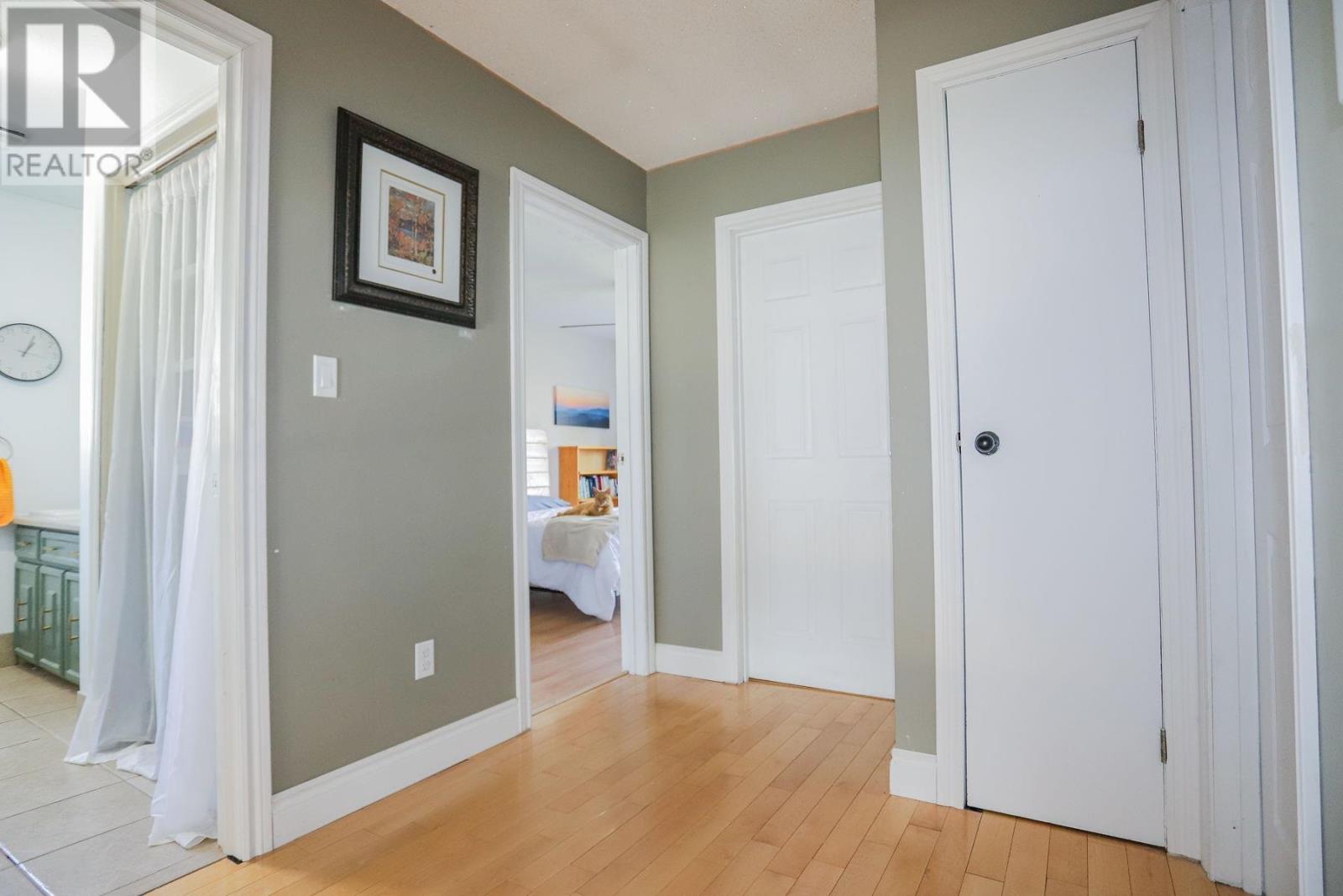 34 Robin ST - 22