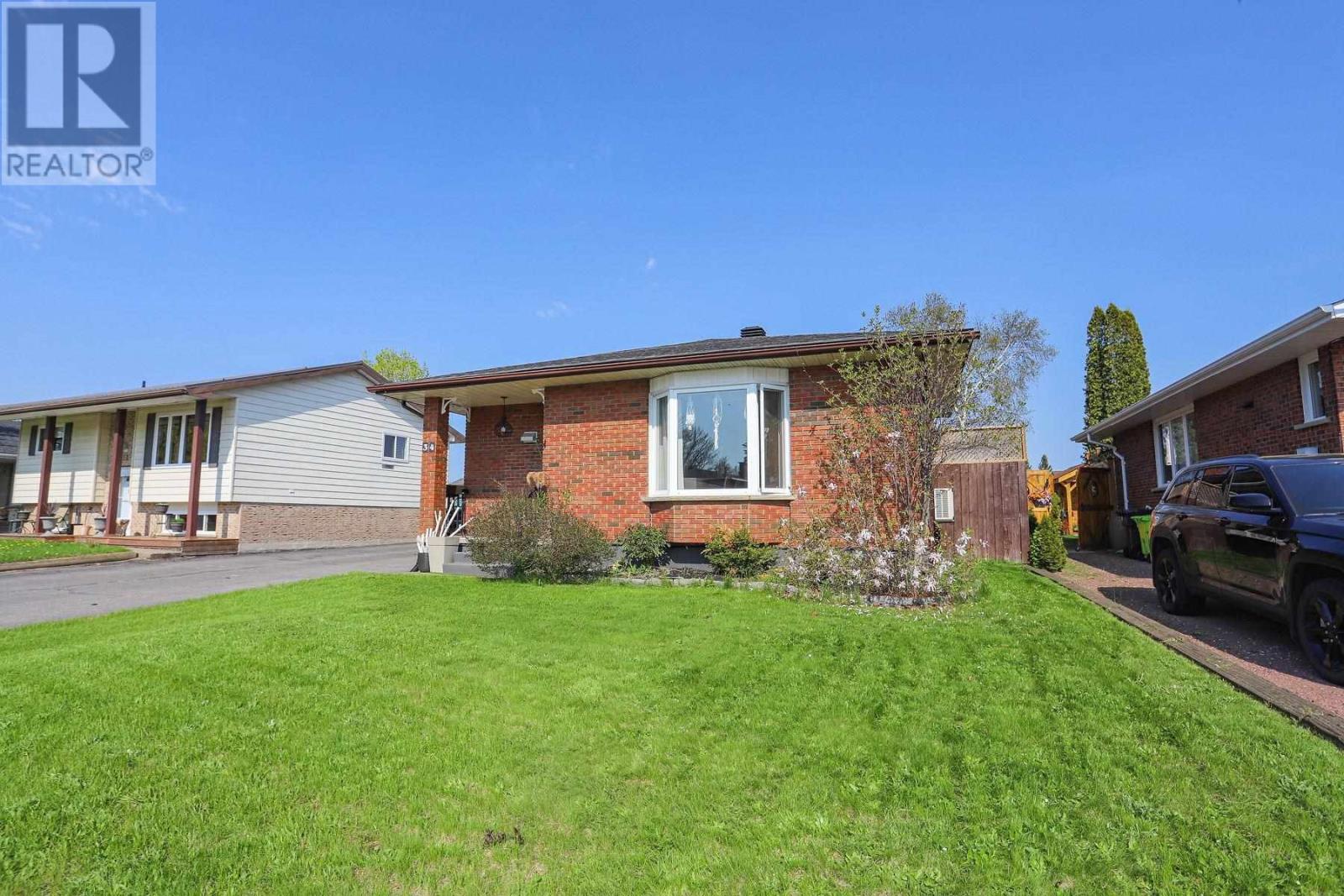 34 Robin ST - 35