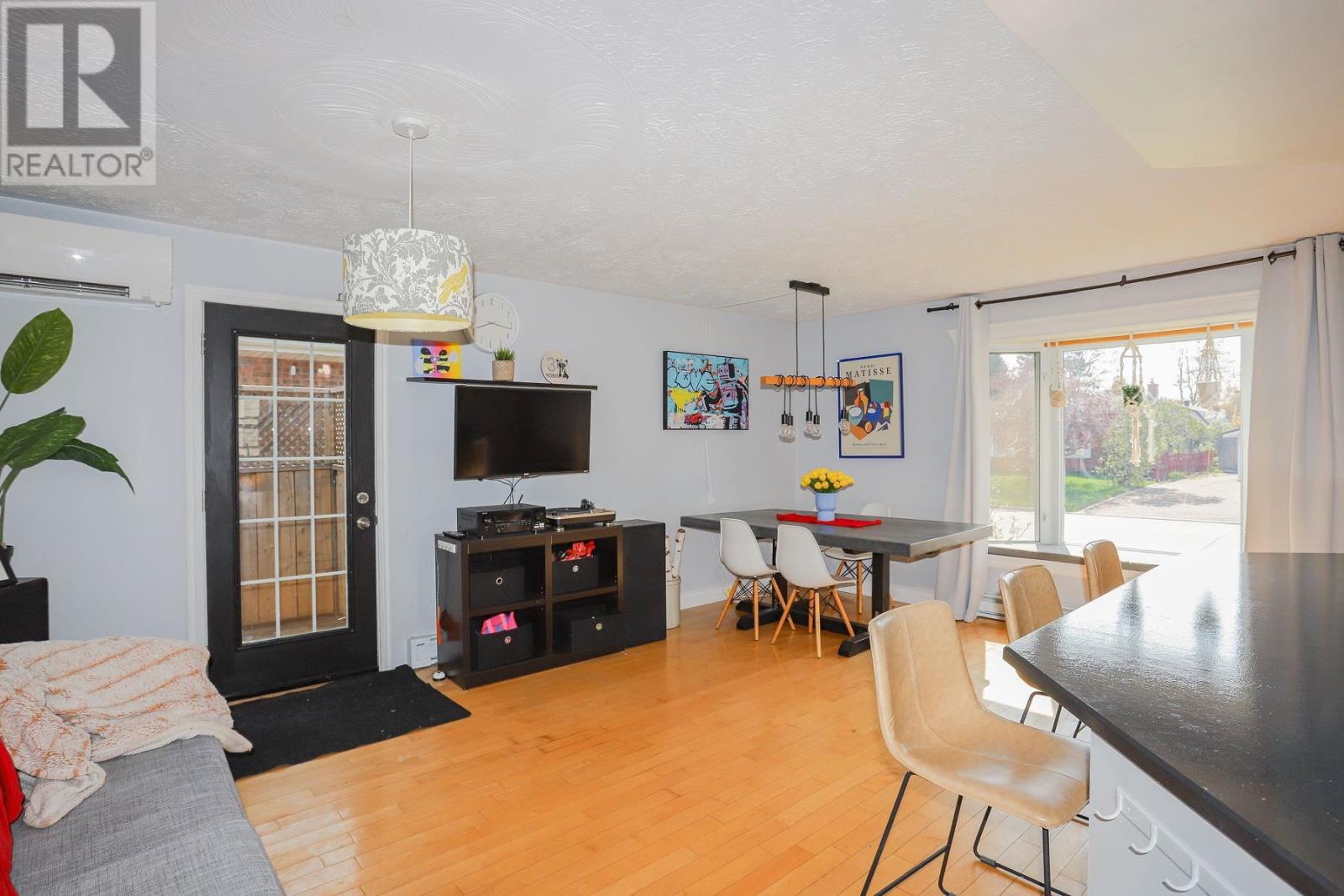 34 Robin ST - 8
