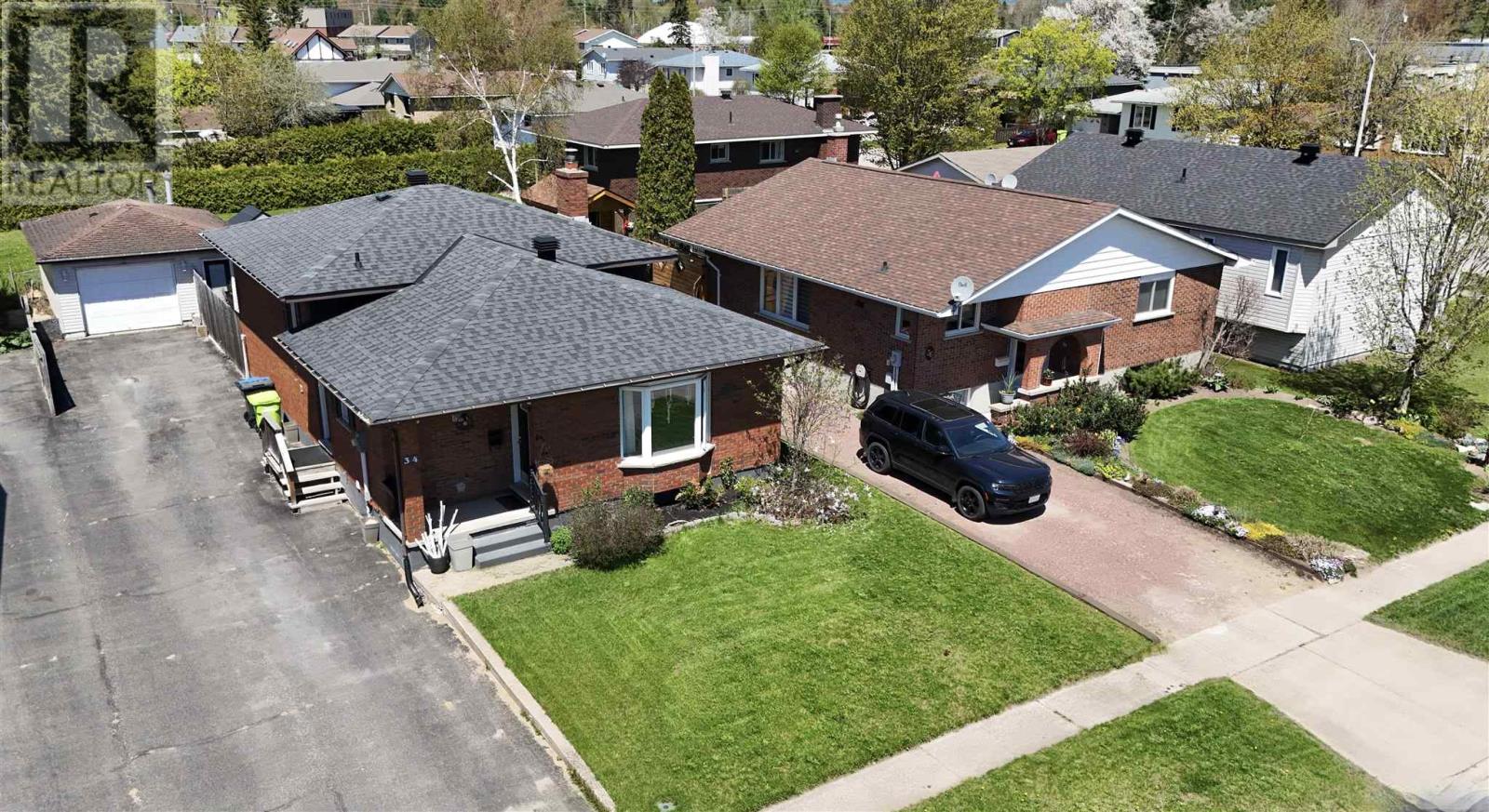 34 Robin ST - 29