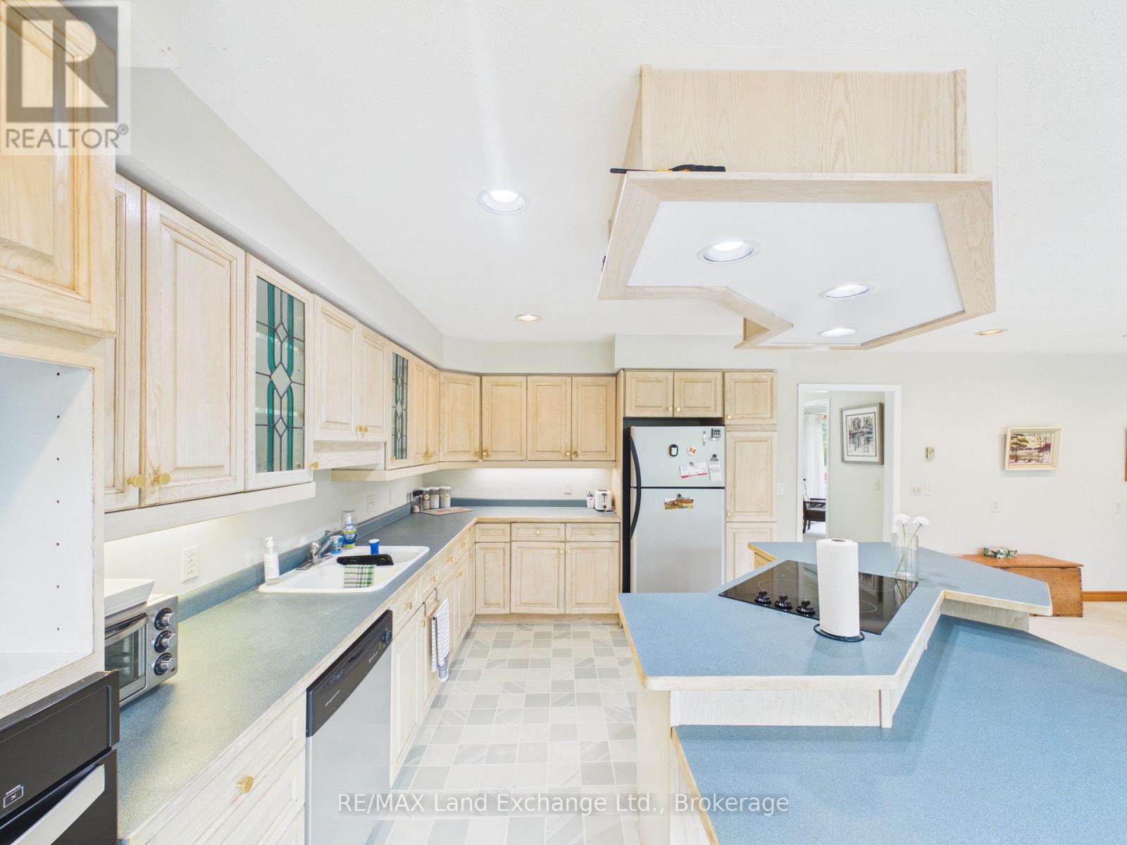 28 PENETANGORE ROW S - 5
