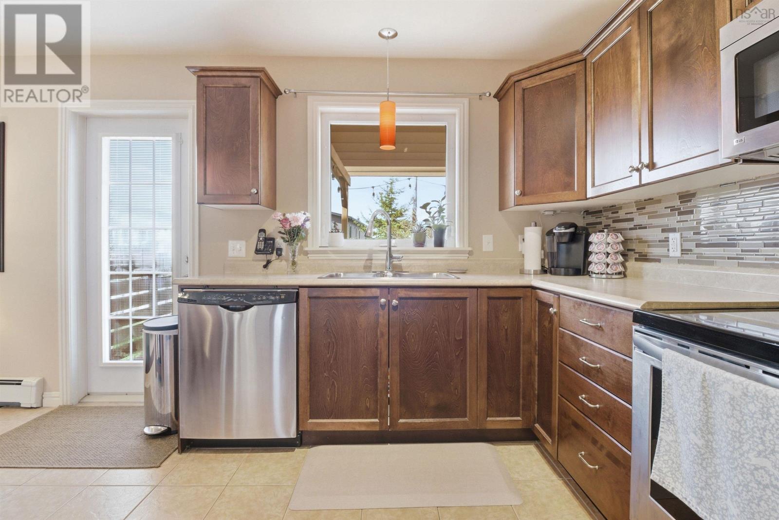 43 Fathom Court - 10