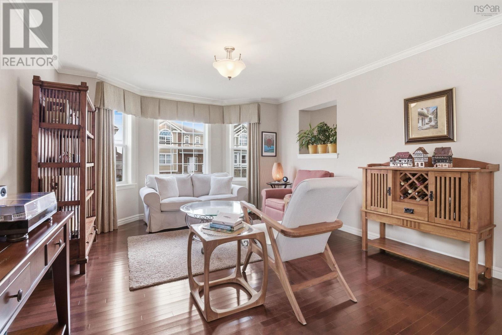43 Fathom Court - 18