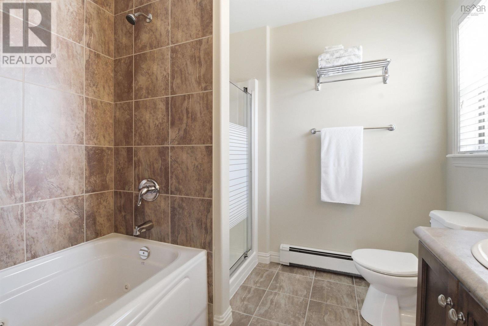 43 Fathom Court - 26