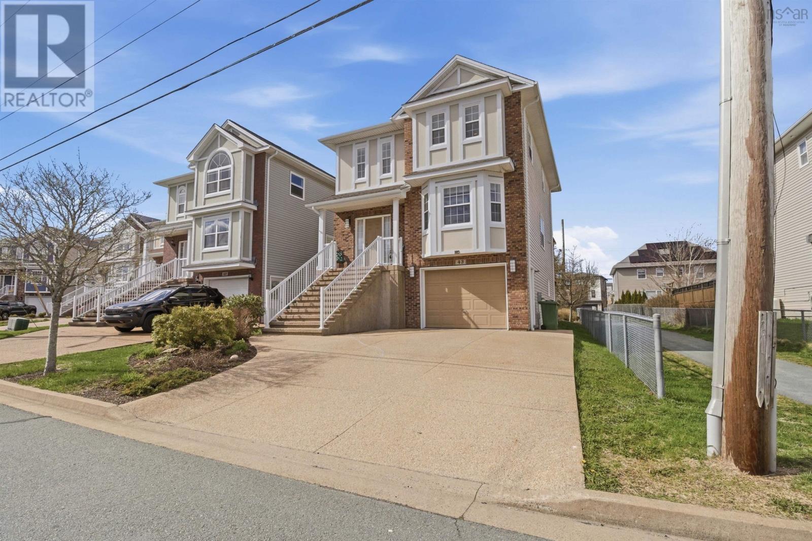 43 Fathom Court - 2