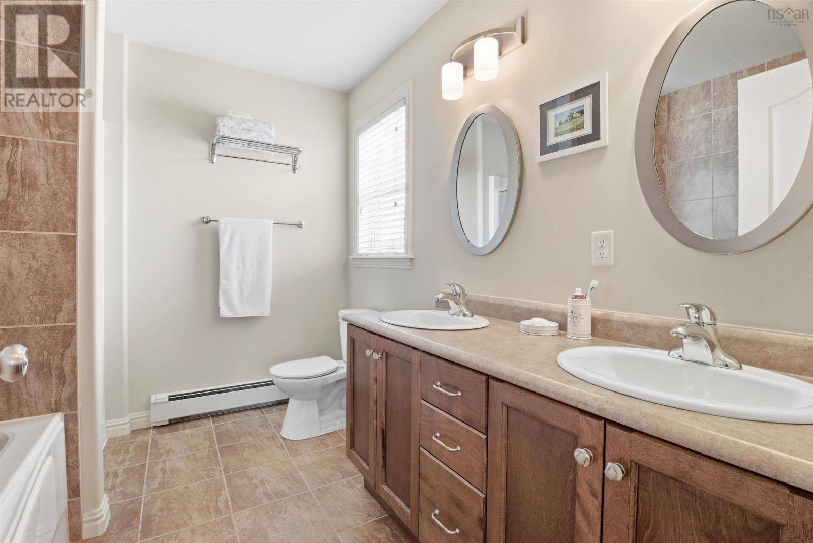 43 Fathom Court - 25
