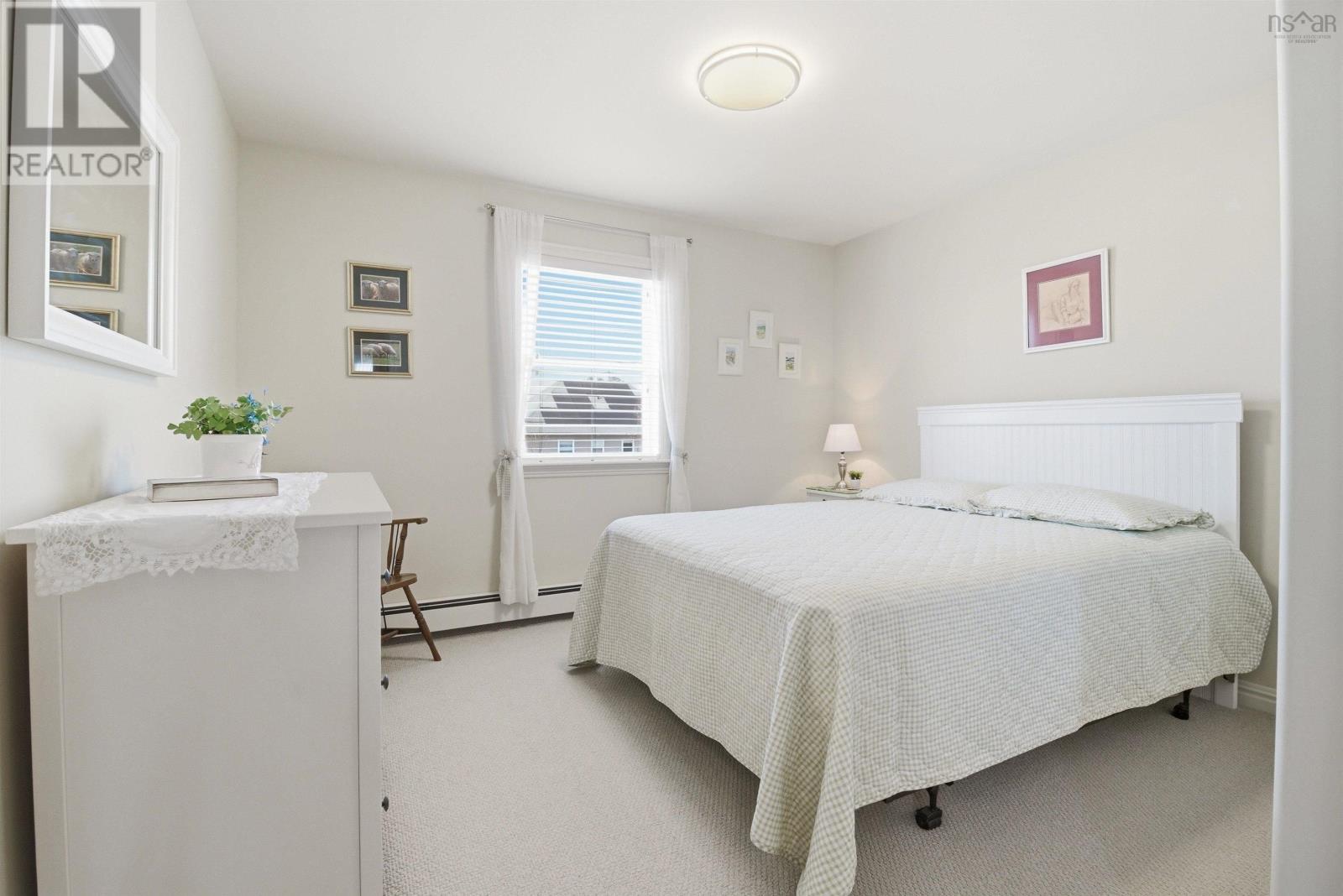 43 Fathom Court - 28