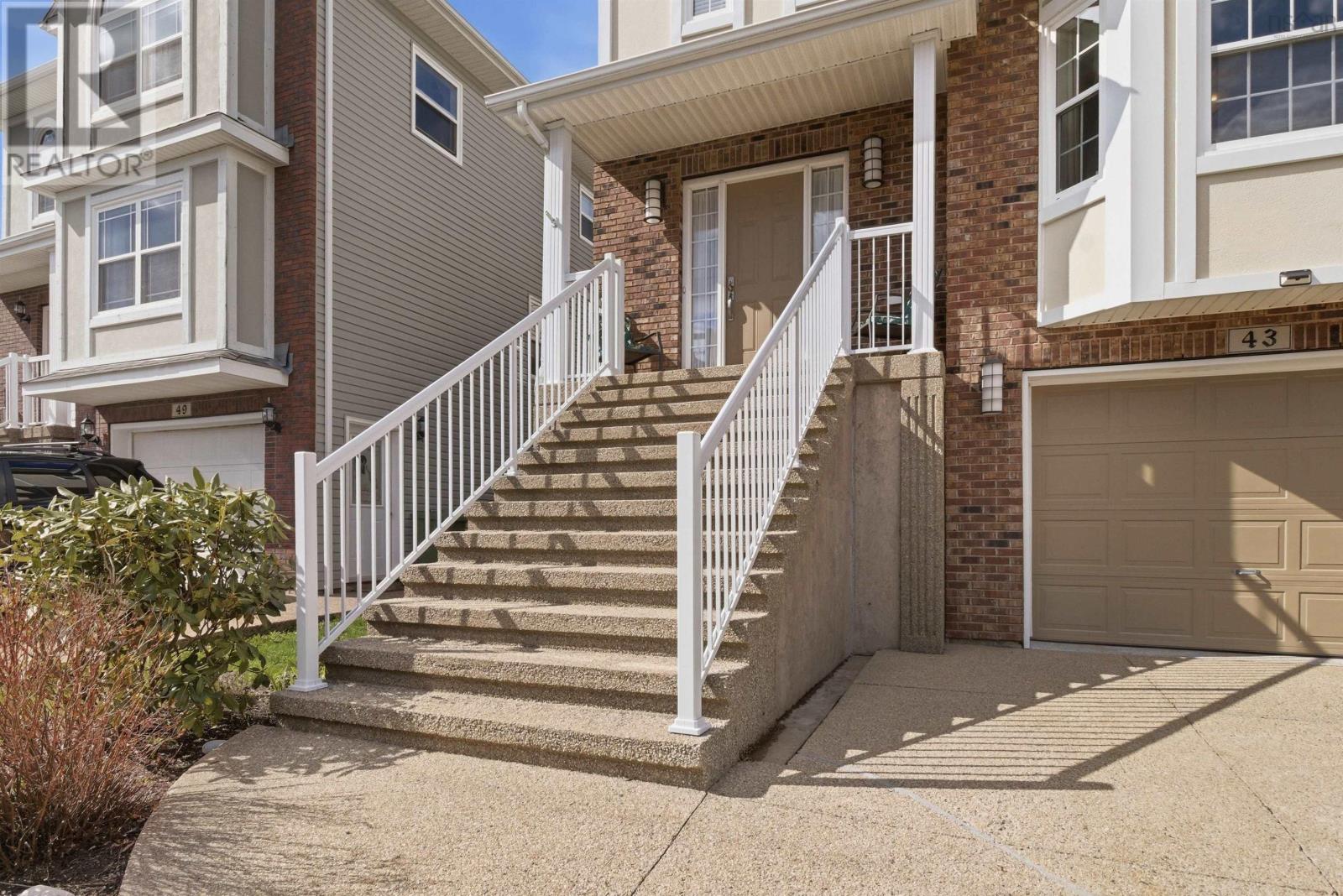 43 Fathom Court - 4