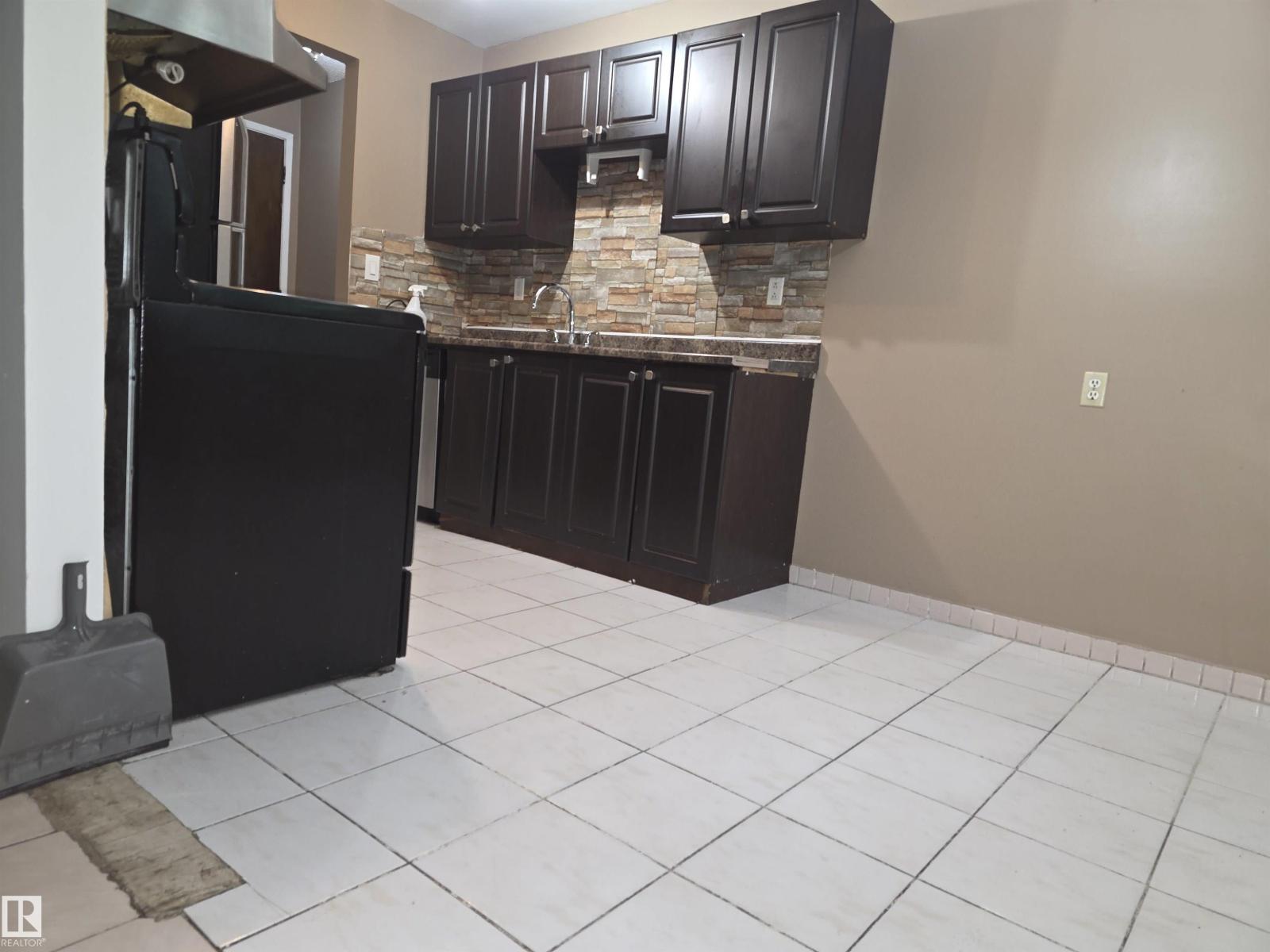 #307 11907 81 ST NW NW - 11