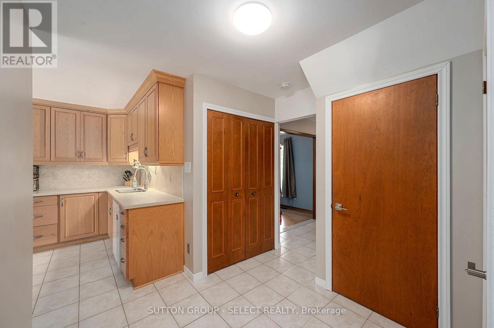 286 HIGHVIEW CRESCENT - 13