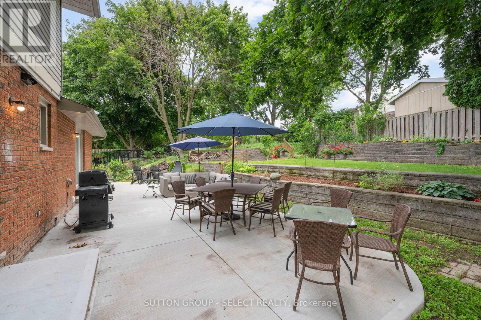 286 HIGHVIEW CRESCENT - 21
