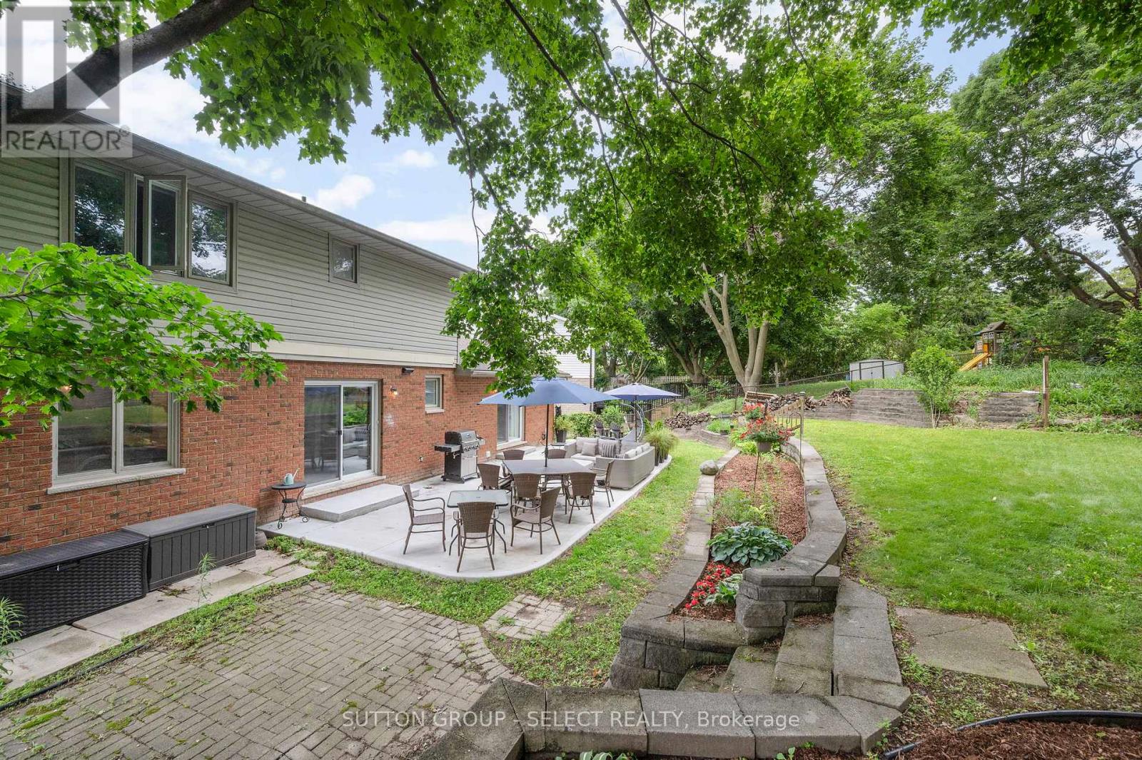 286 HIGHVIEW CRESCENT - 22