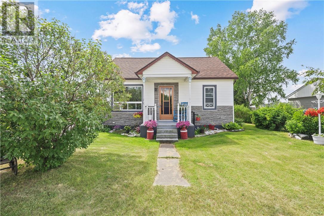 145 ALGOMA Street - 1