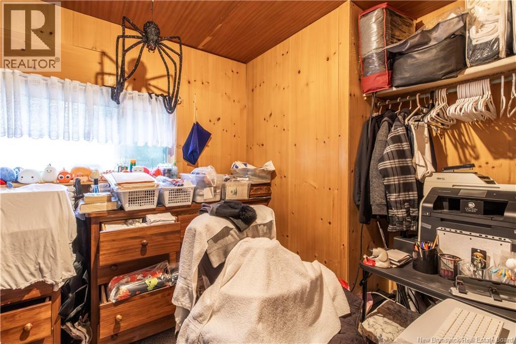76 Back Road - Image 15