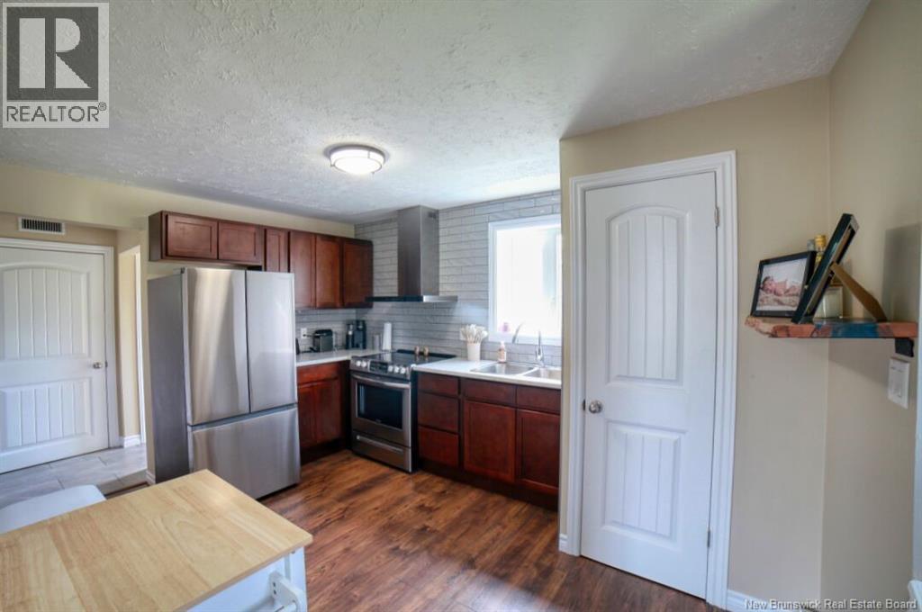 250 Raymond - Image 6