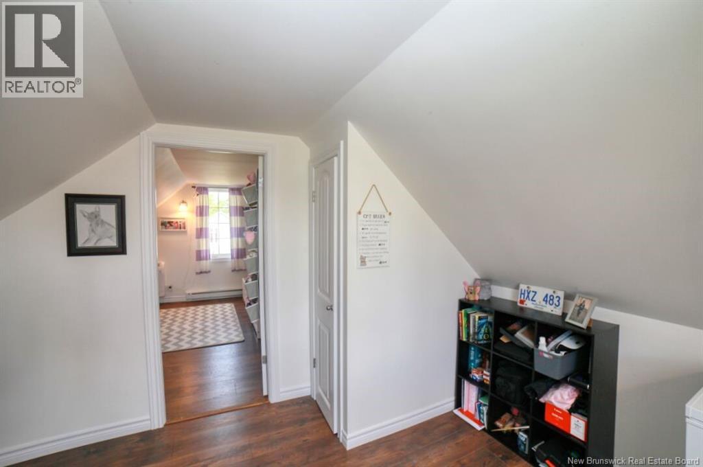 250 Raymond - Image 12