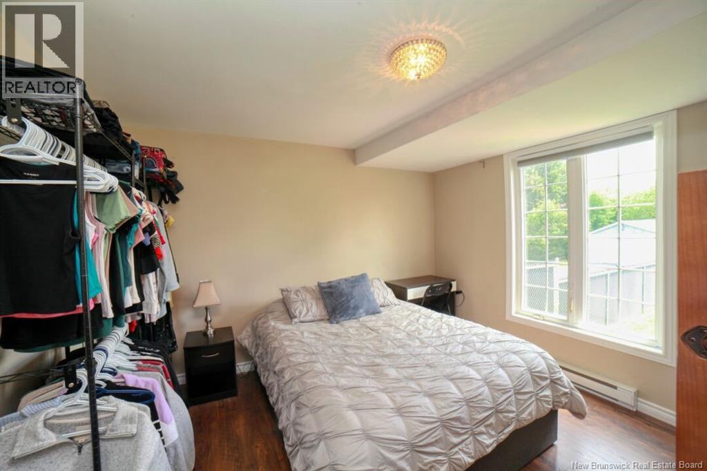 250 Raymond - Image 11