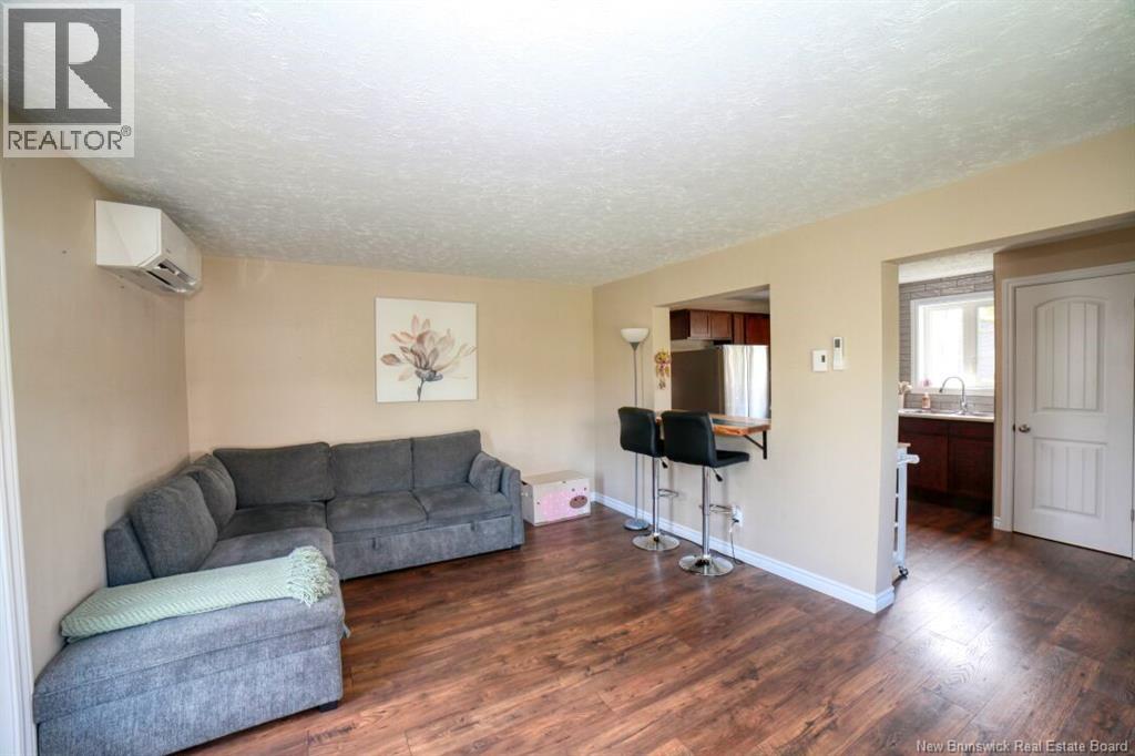 250 Raymond - Image 9
