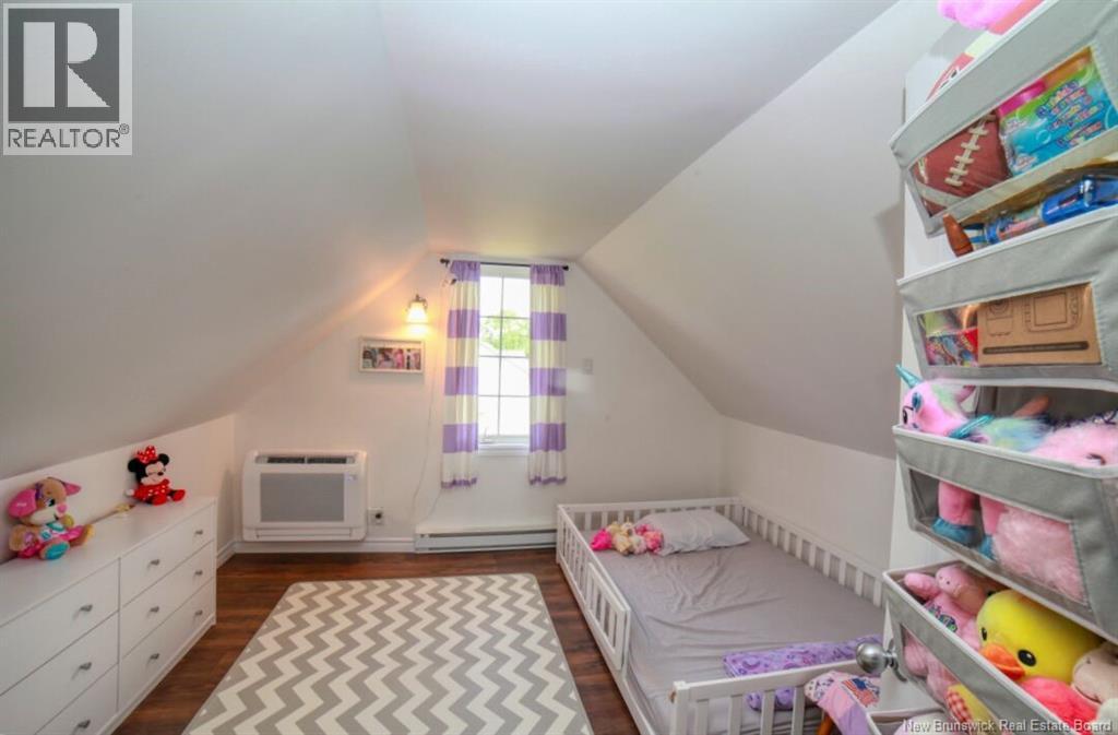 250 Raymond - Image 13