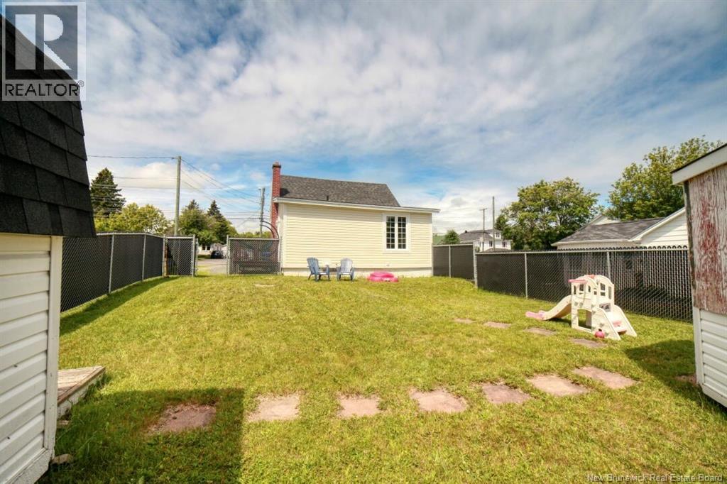 250 Raymond - Image 4