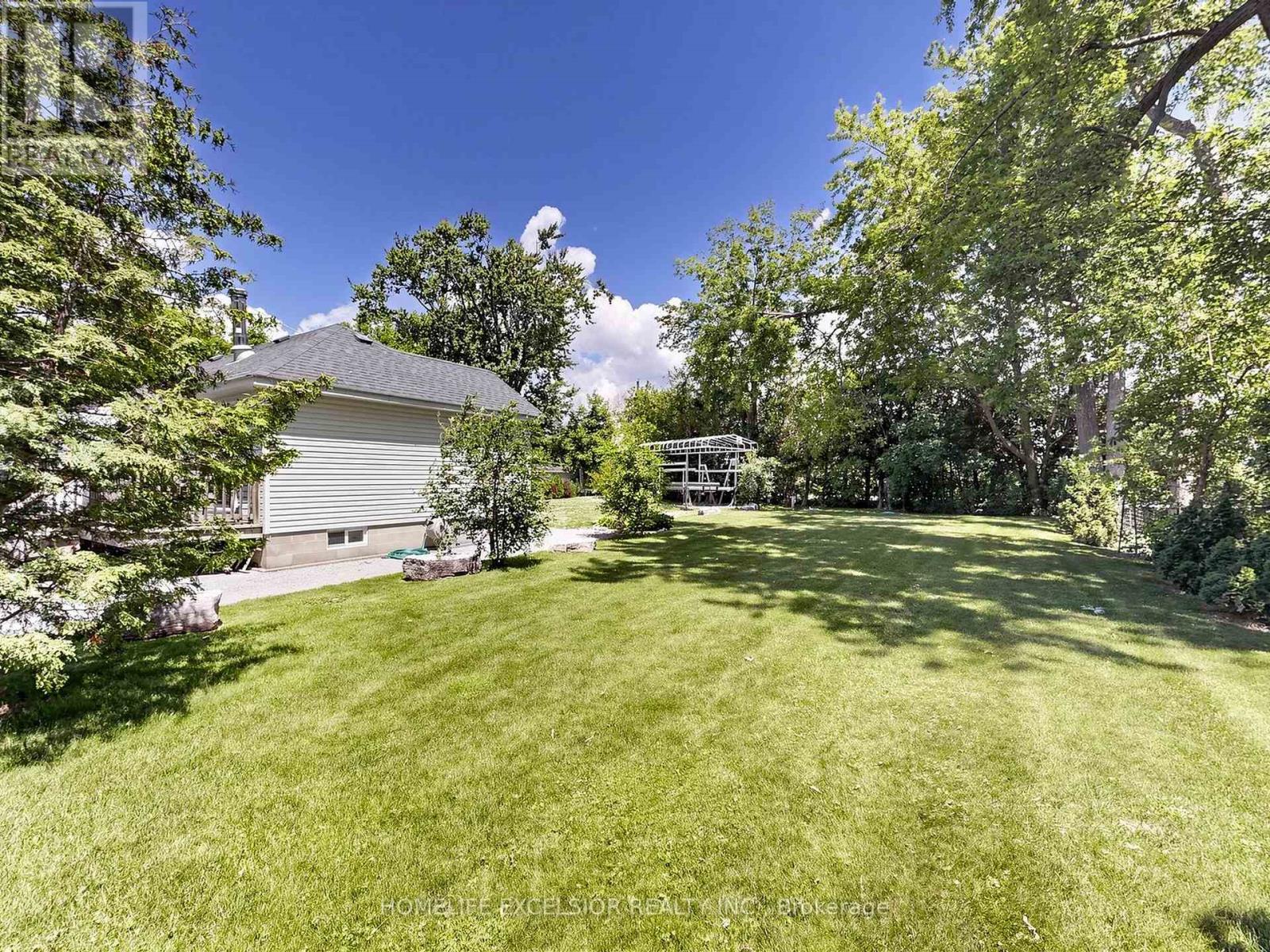 2156 LAKESHORE DRIVE - 31