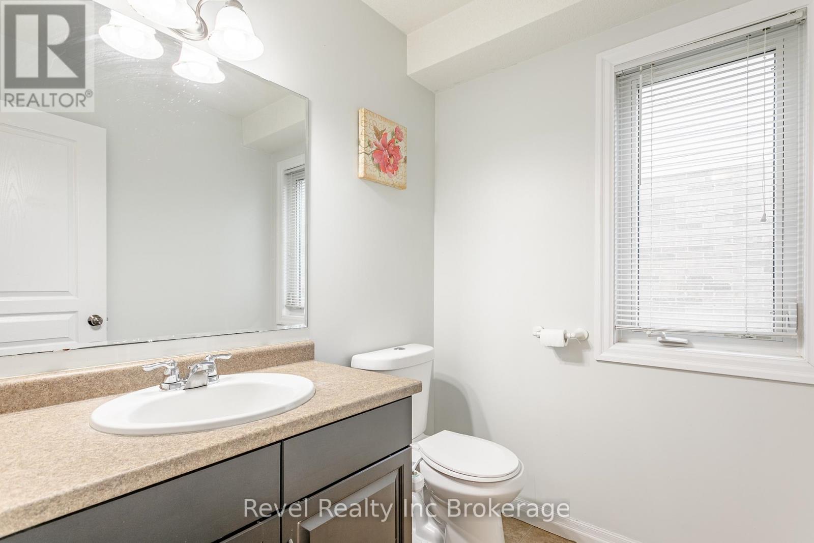702 FRONTENAC CRESCENT - 16