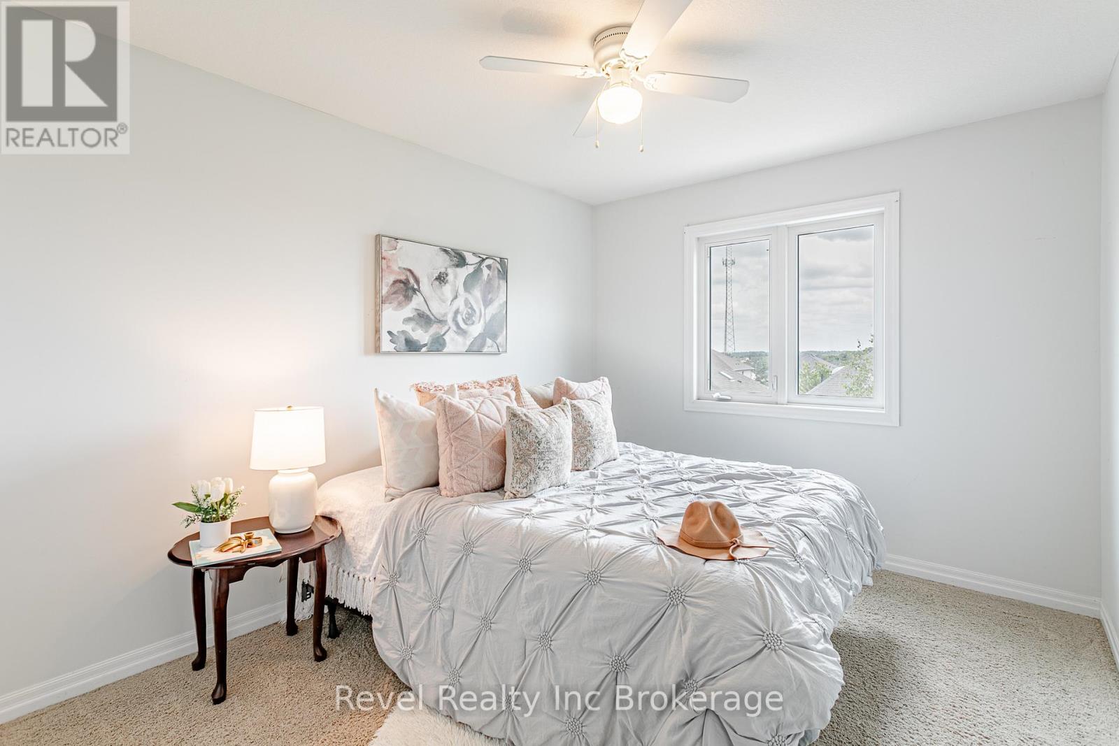 702 FRONTENAC CRESCENT - 22