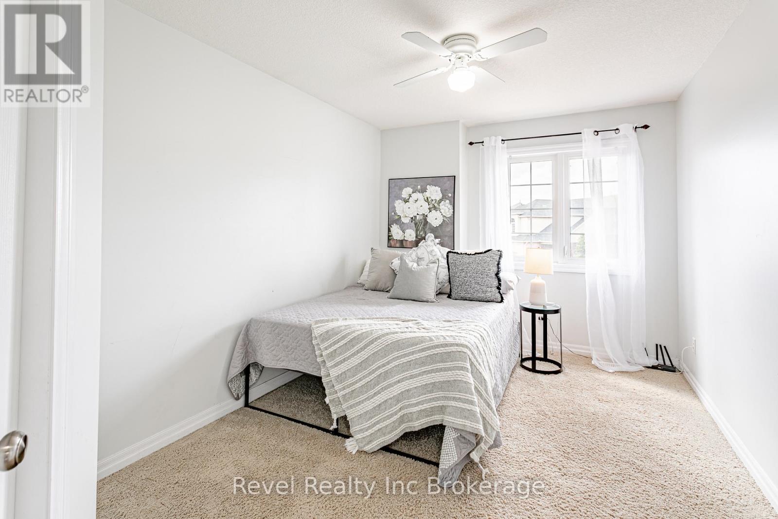 702 FRONTENAC CRESCENT - 24