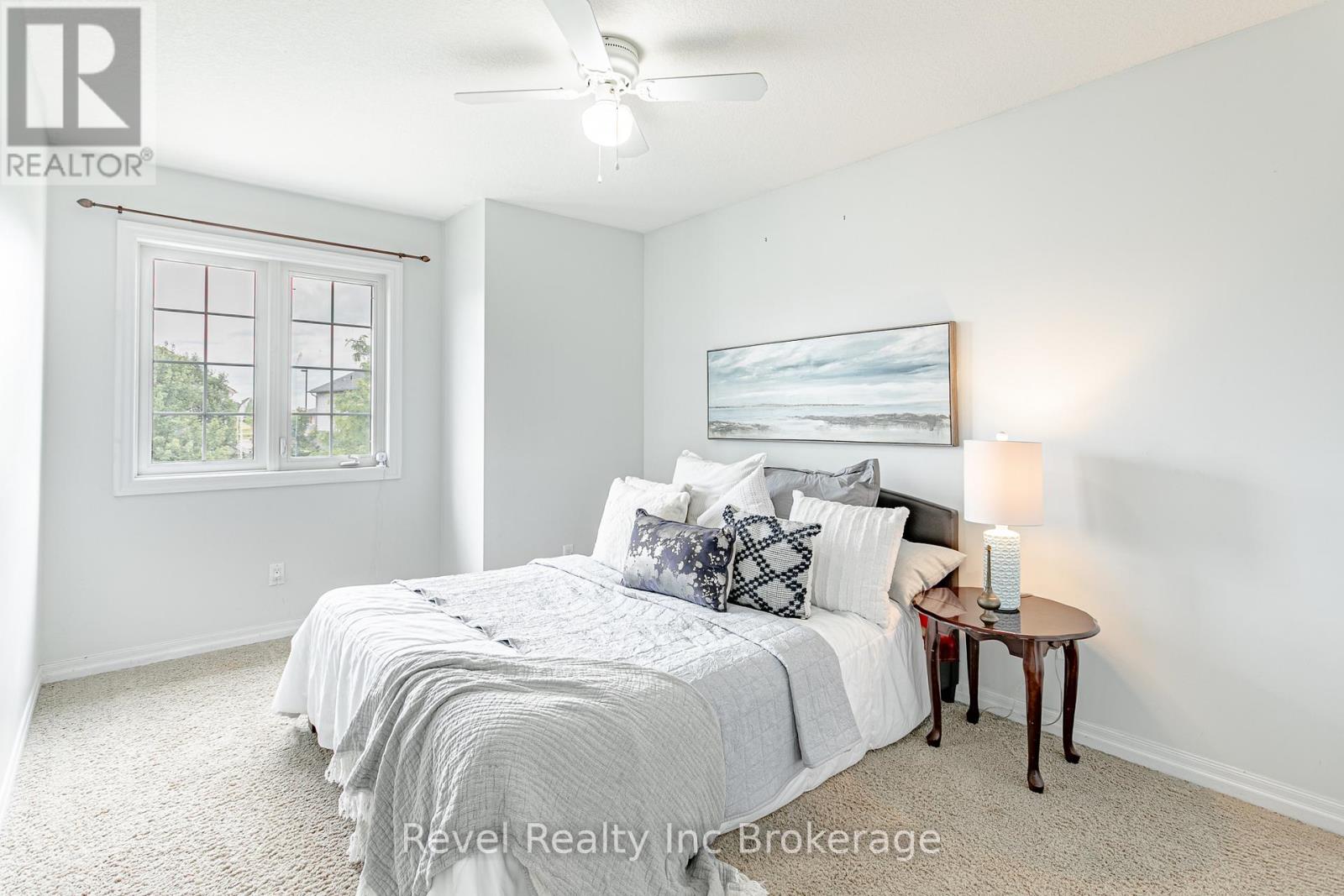 702 FRONTENAC CRESCENT - 26