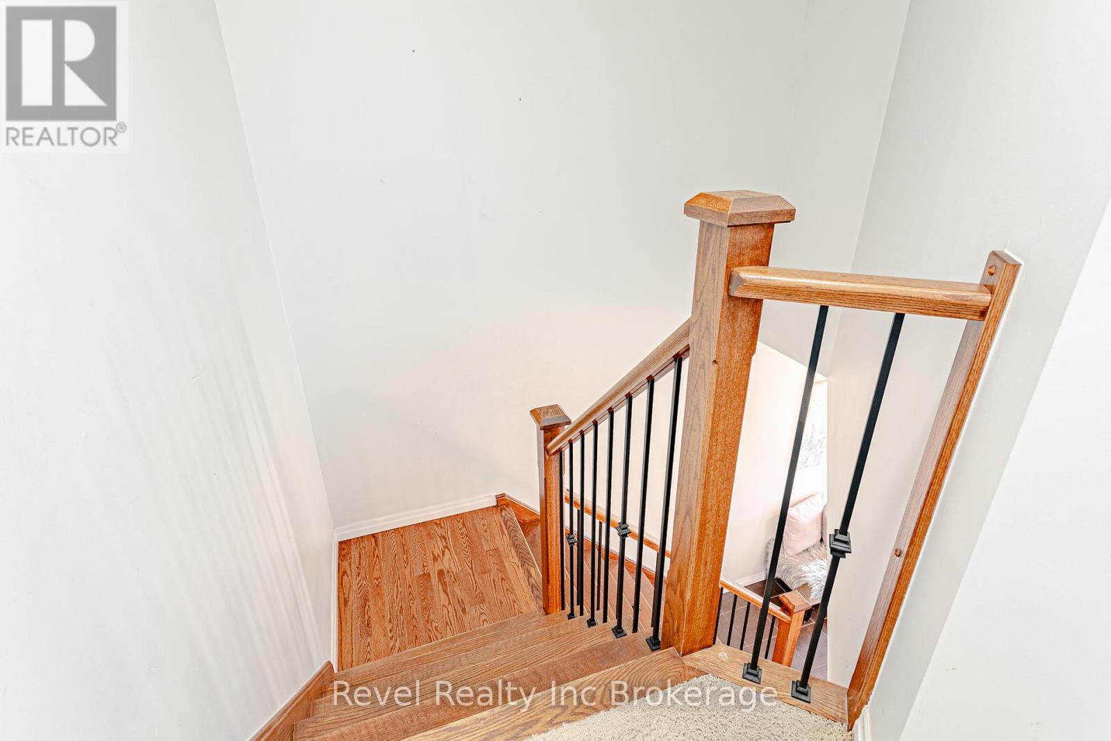 702 FRONTENAC CRESCENT - 30