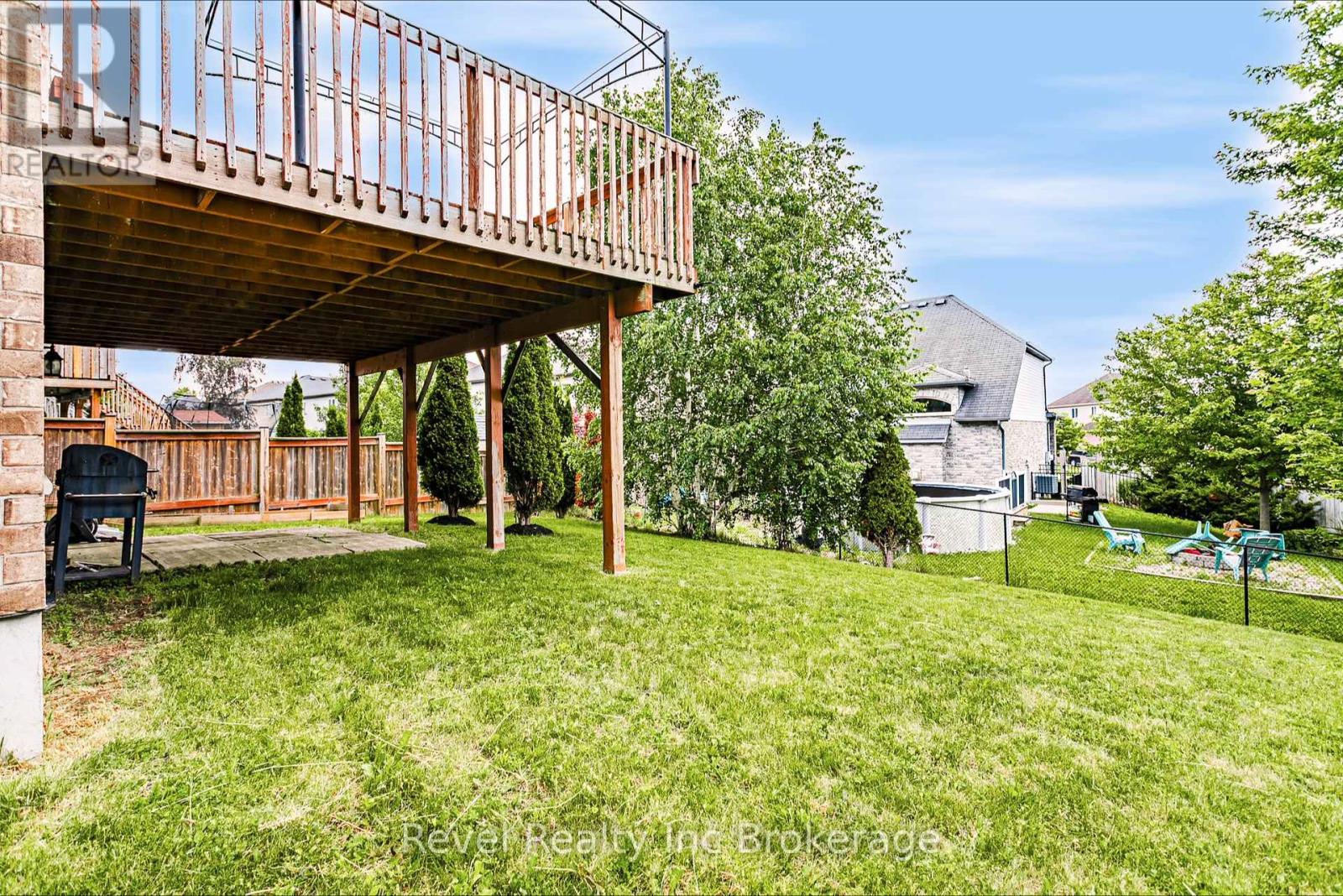 702 FRONTENAC CRESCENT - 38