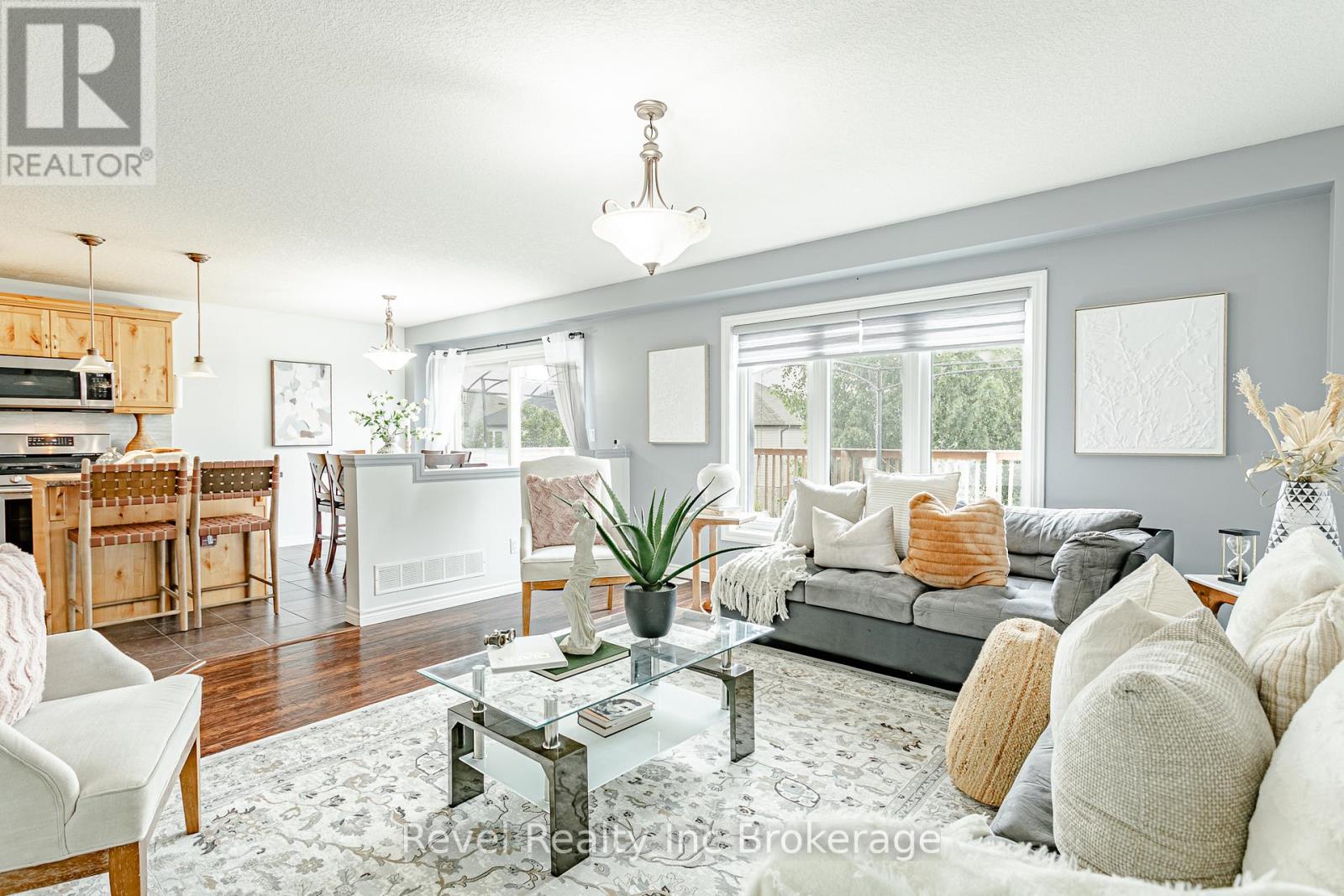 702 FRONTENAC CRESCENT - 9