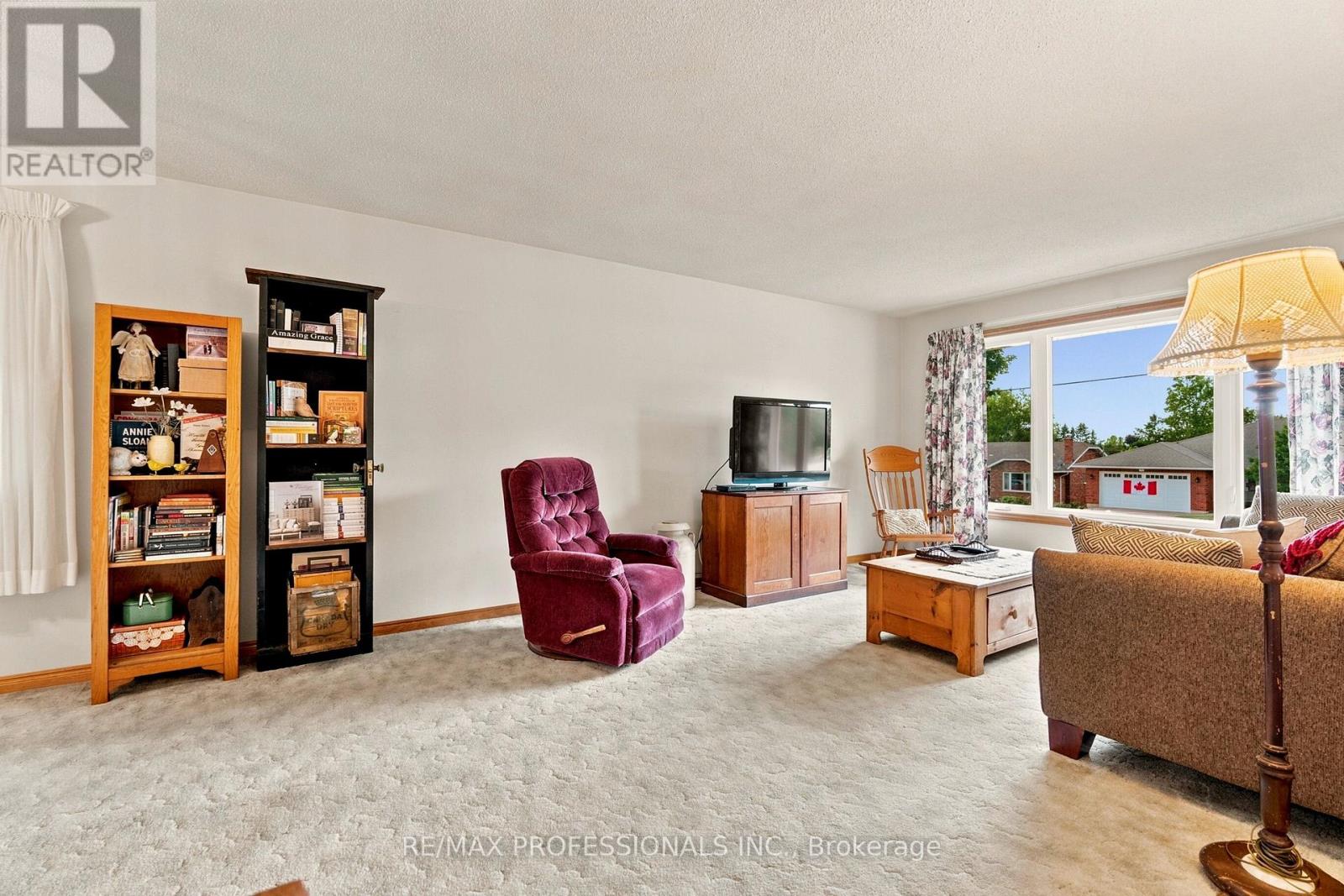 581 21ST AVENUE - 10