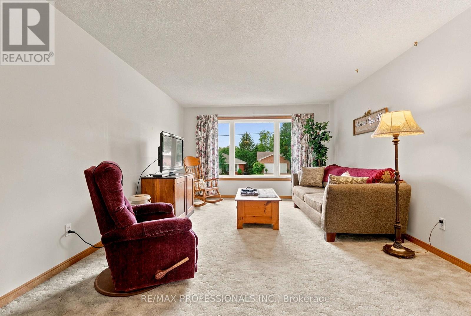 581 21ST AVENUE - 11