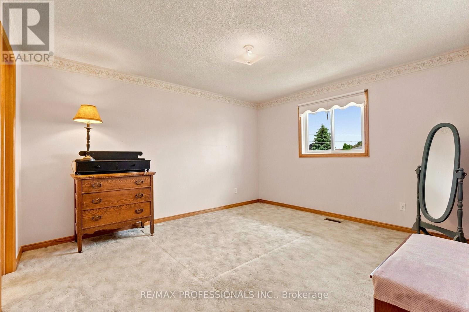 581 21ST AVENUE - 22