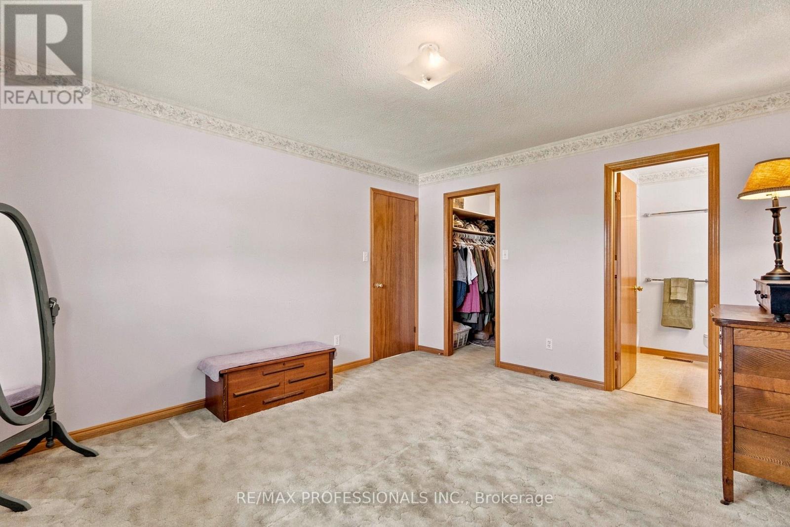 581 21ST AVENUE - 23