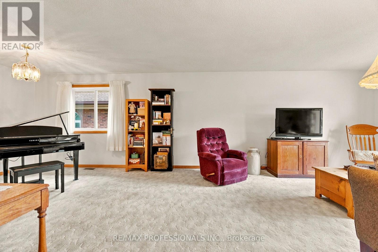 581 21ST AVENUE - 9