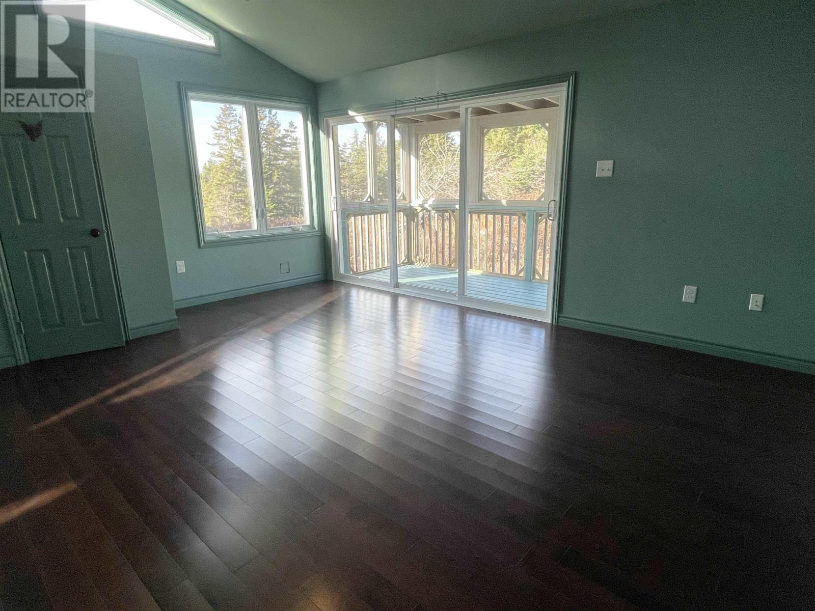 3067 320 Highway - 25