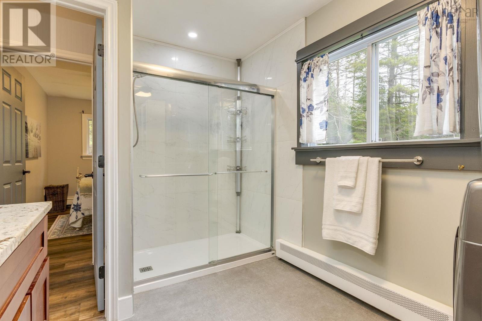 9 Belmore Dr - 24