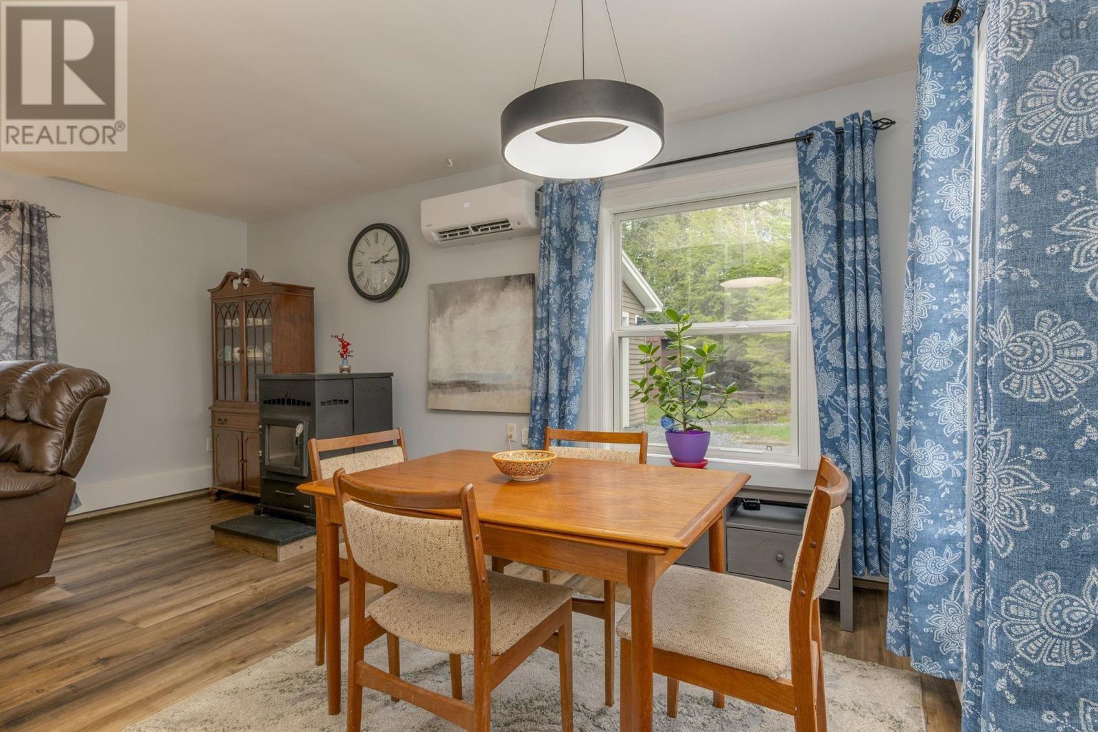 9 Belmore Dr - 7