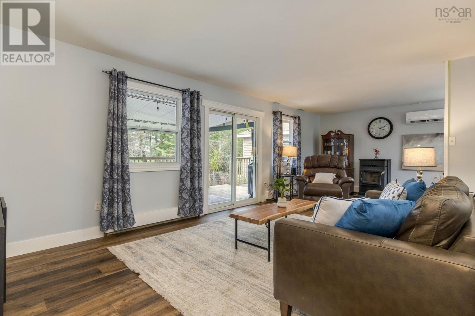 9 Belmore Dr - 14