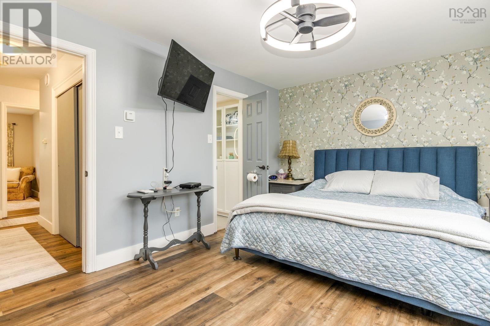 9 Belmore Dr - 16