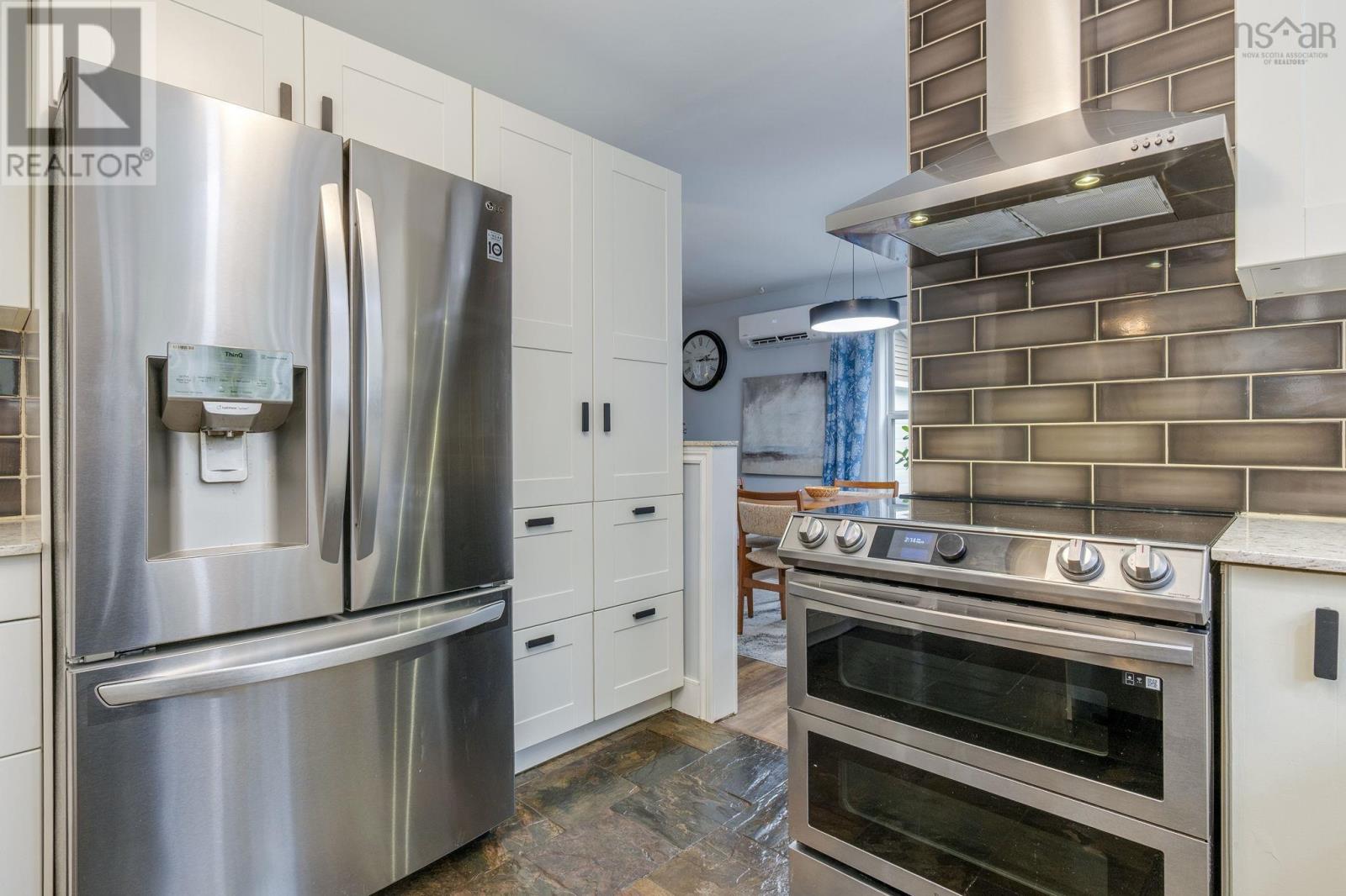 9 Belmore Dr - 6