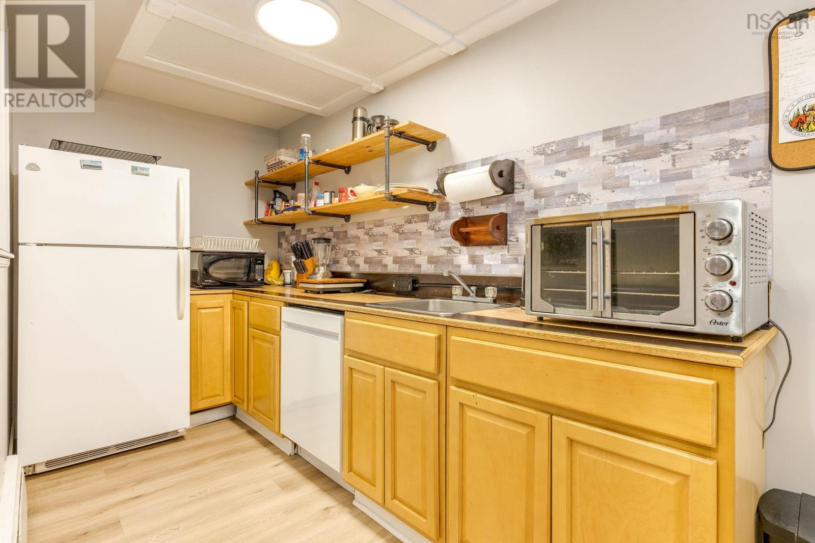 9 Belmore Dr - 28