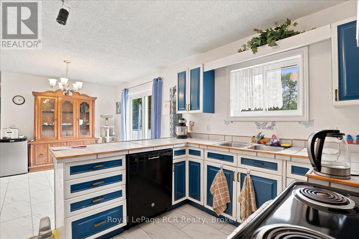 111466 GREY RD 14 - 10