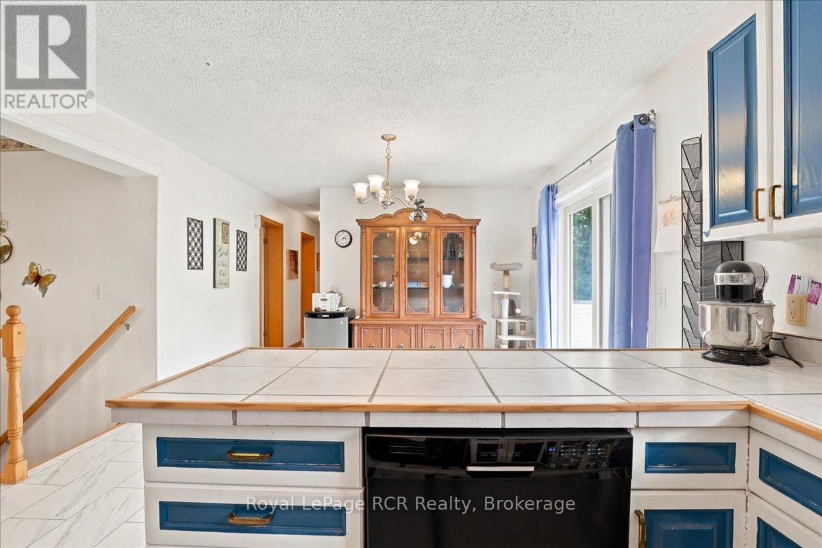 111466 GREY RD 14 - 11