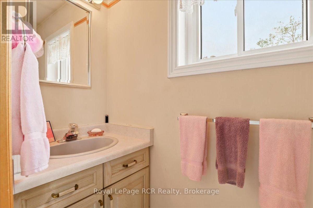 111466 GREY RD 14 - 14
