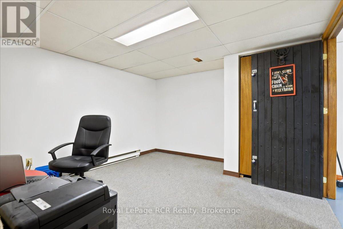111466 GREY RD 14 - 32