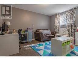 50 Carmen Avenue thumbnail 11