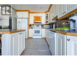 50 Carmen Avenue thumbnail 4